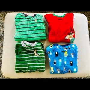 EUC Carter’s Boy’s size 4t fleece pajamas set of 4